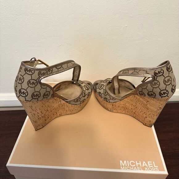 Michael Kors platform iconic lightweight gold cork wedge sandal size 7 - Picture 6 of 10